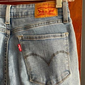 Levi’s 711 Skinny jeans